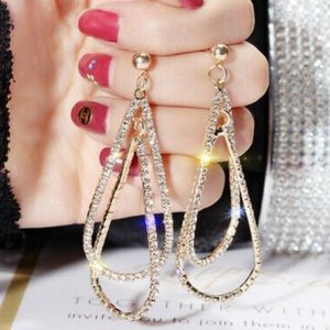 NEW 18k Gold Plated Gorgeous Earrings